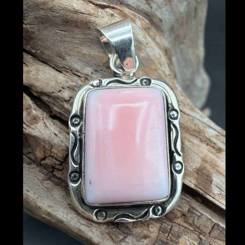 1 Stone Square Pink Conch Pendant - PSL104