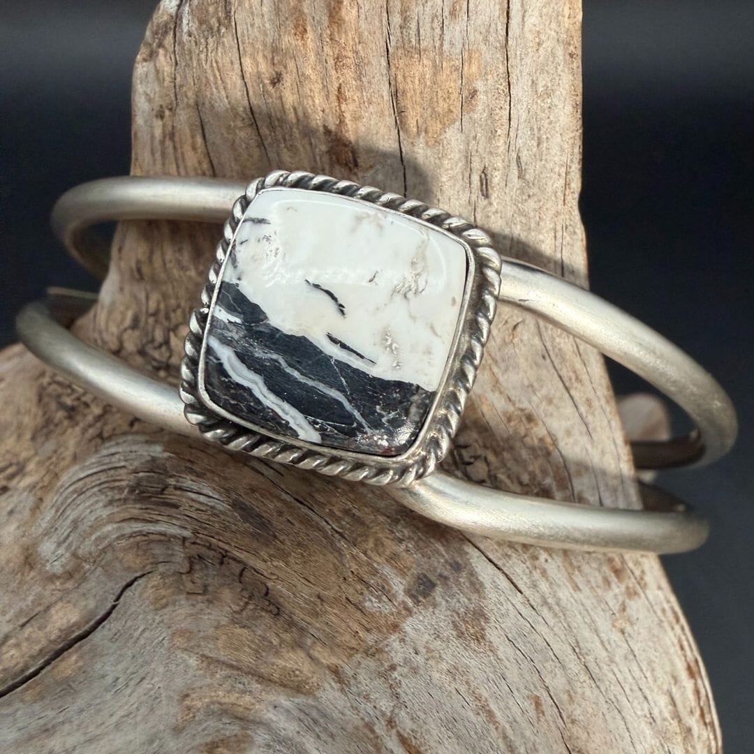 1 Stone White Buffalo Cuff - CAZ92