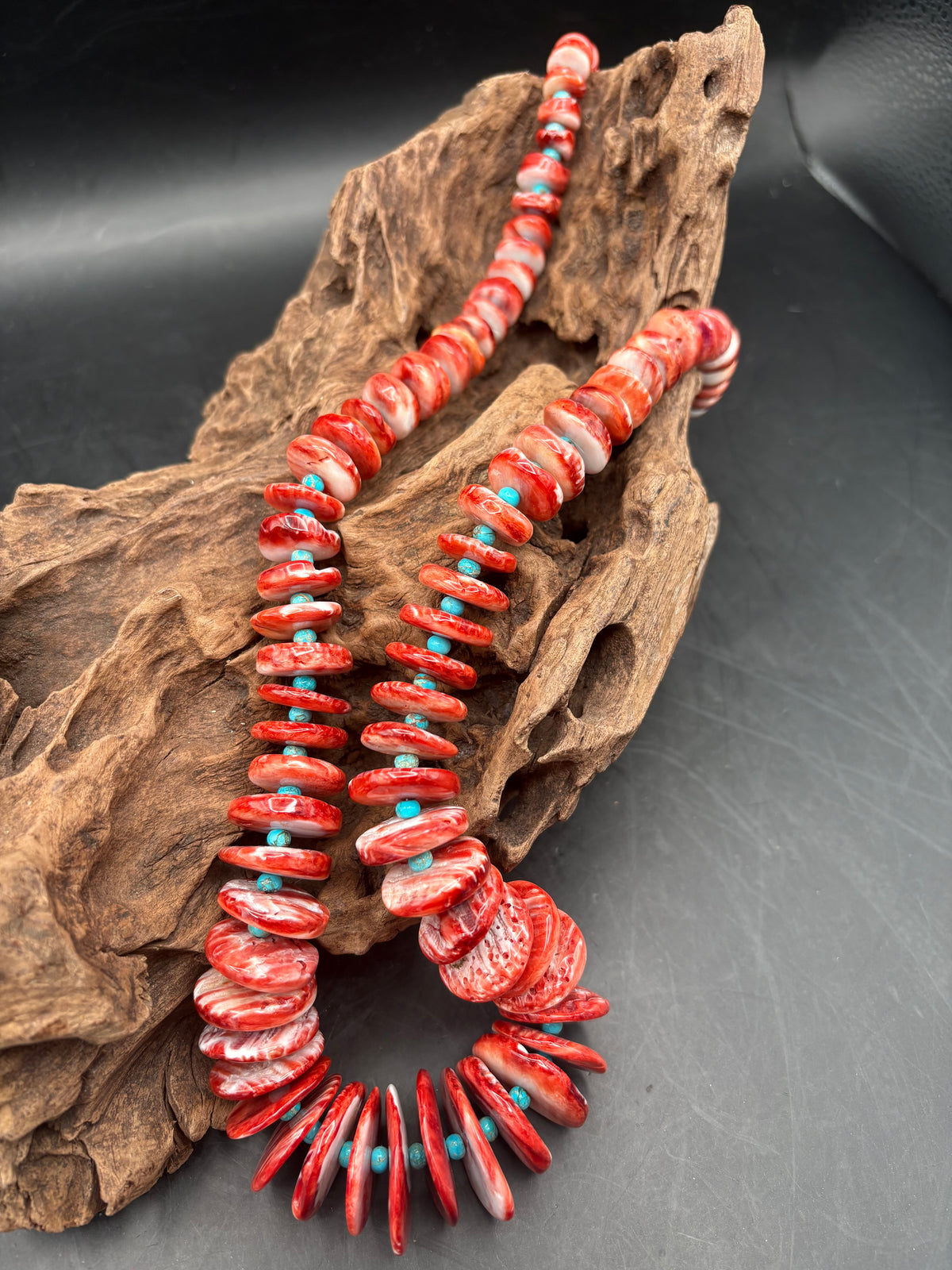 Graduated Red Spiny Oyster Necklace - NAZ77