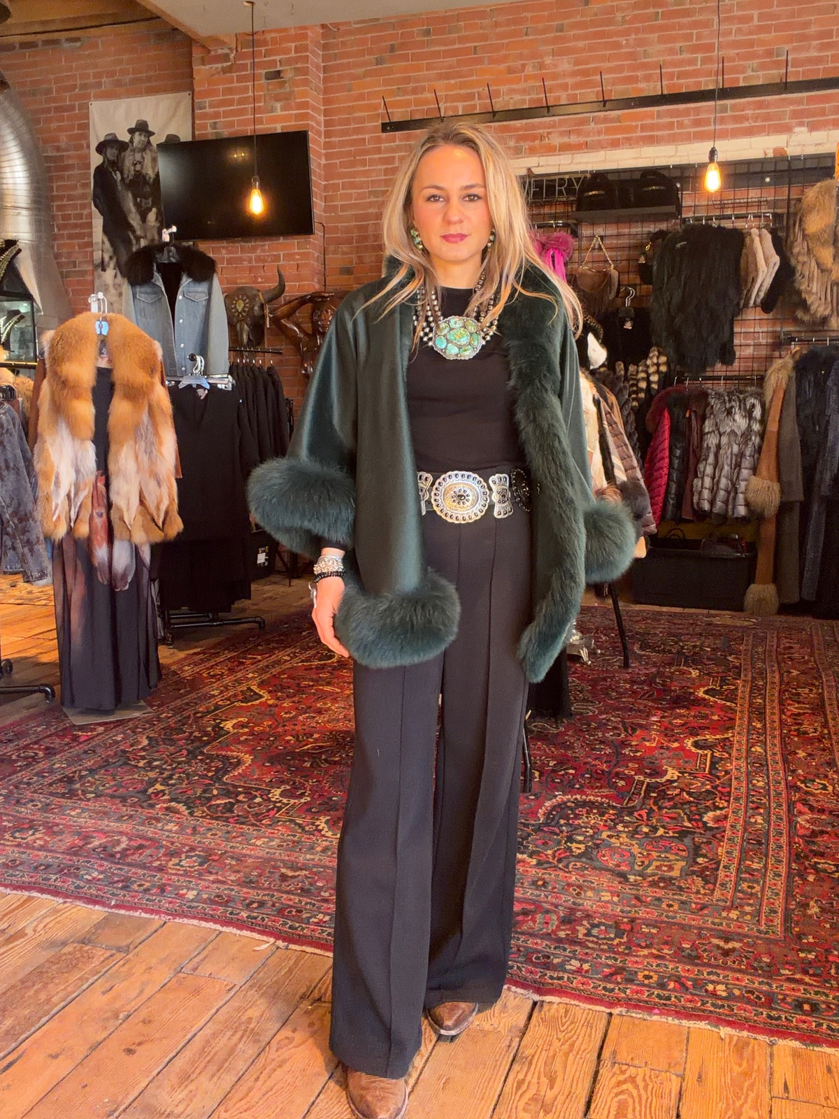 Green Cashmere/Fox Cape - MKC8GR
