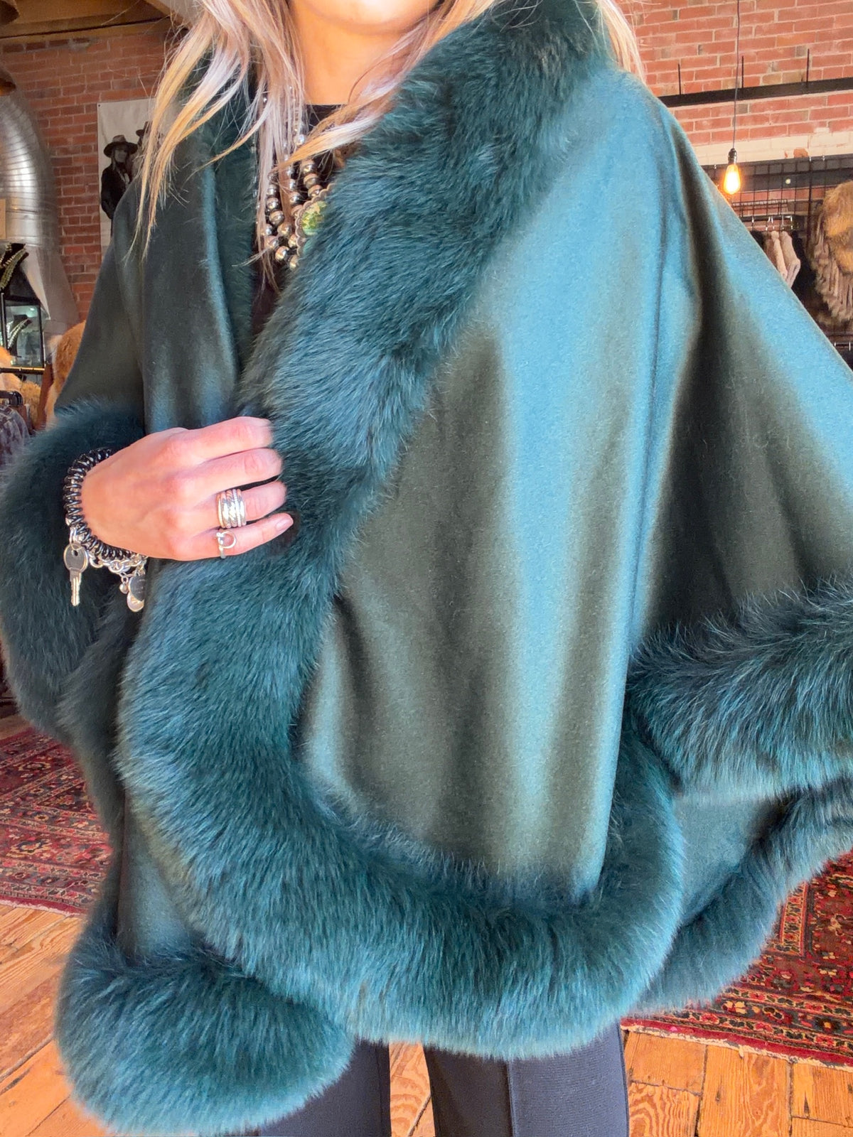 Green Cashmere/Fox Cape - MKC8GR