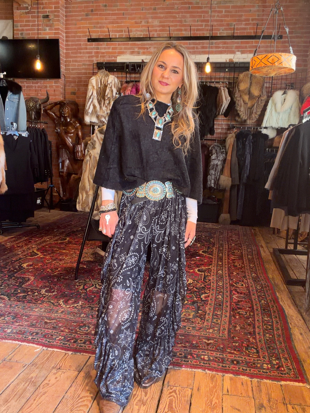 Black Shrug Sweater - OTOBK
