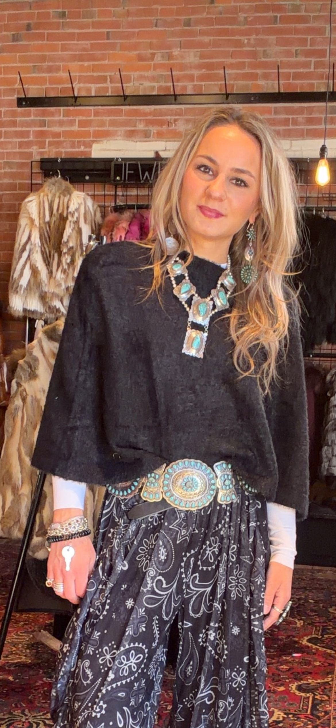 Black Shrug Sweater - OTOBK