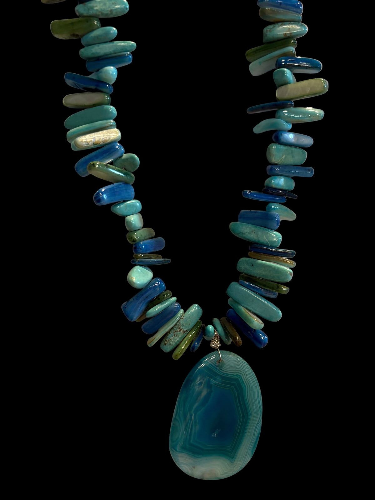 Agate / Mother of Pearl / Howlite Necklace - NSZ228