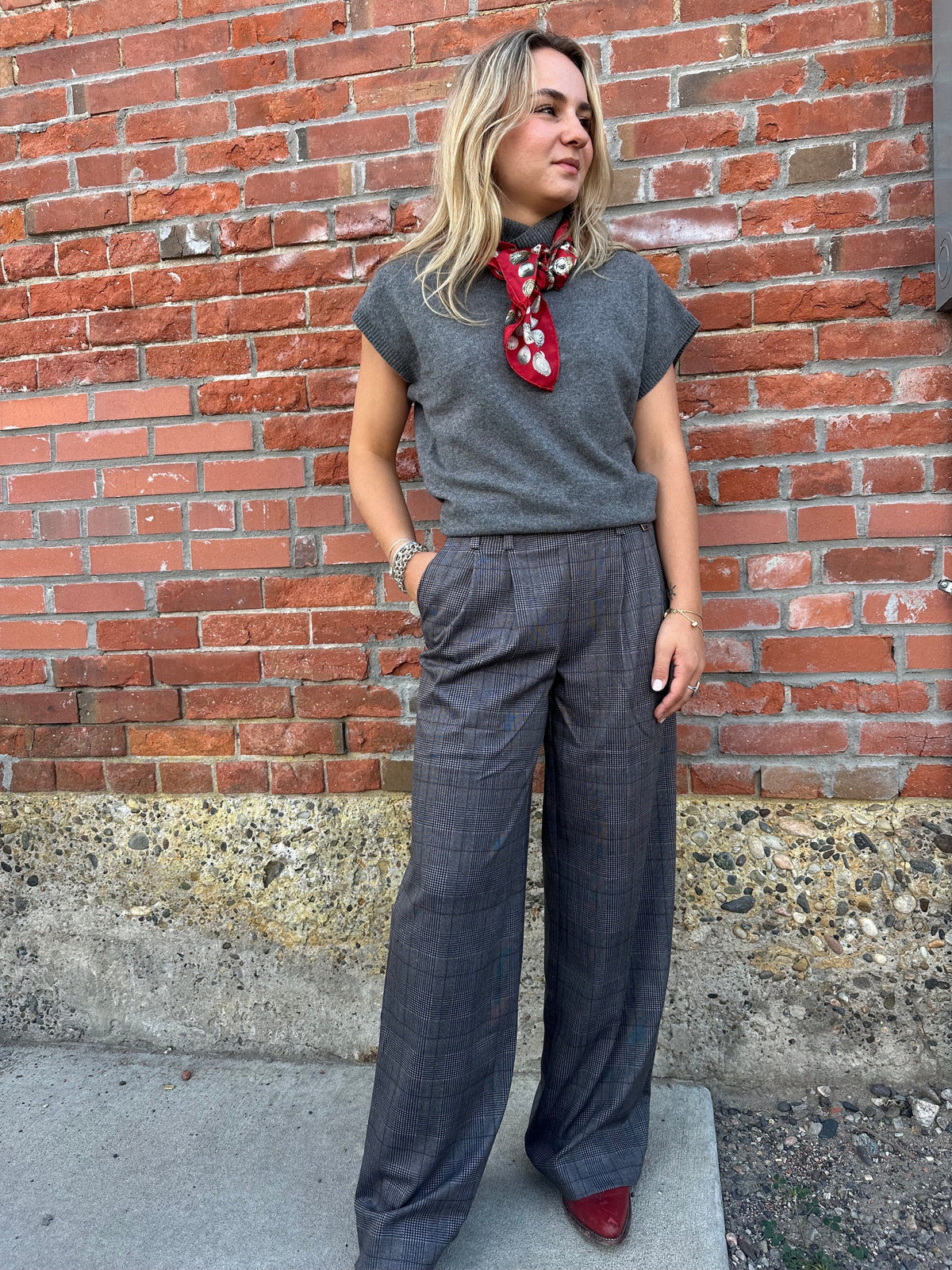 Arden Grey Cashmere Sweater Vest - LY3711