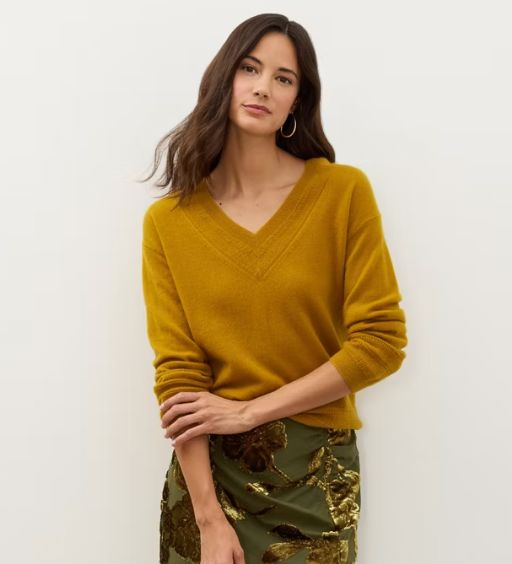 Arrowwood Cashmere V-Neck Sweater - 52826A