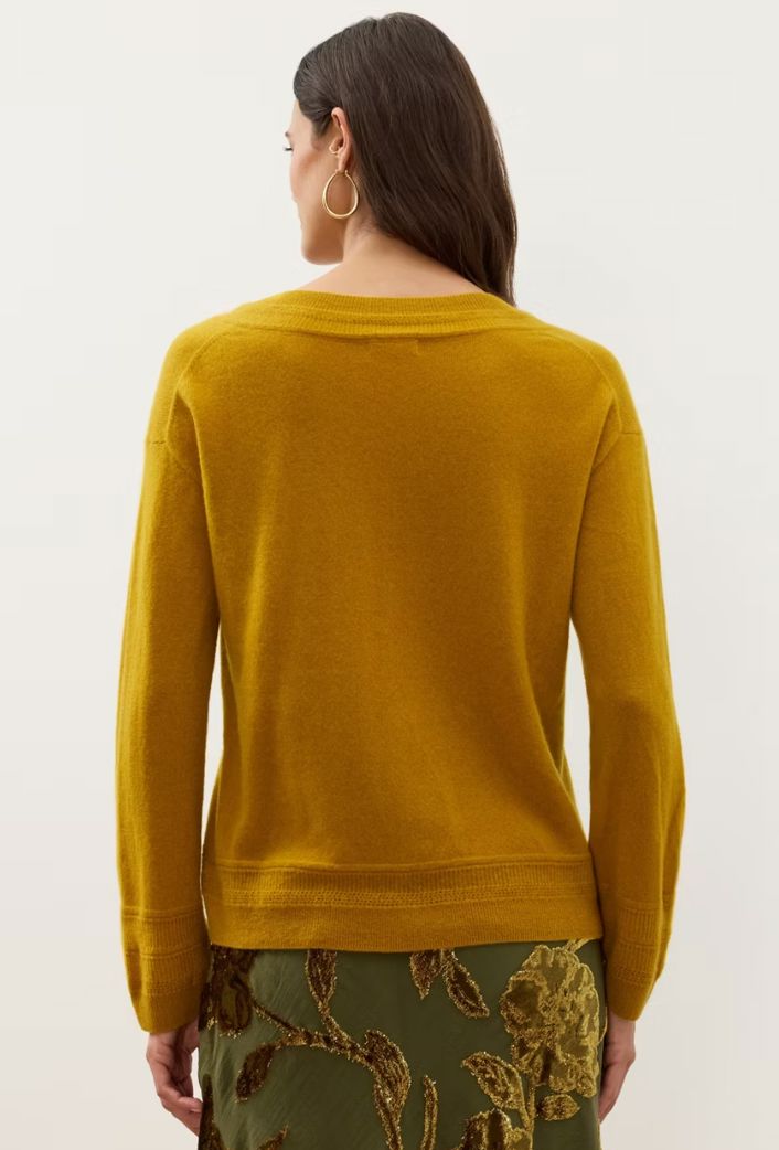 Arrowwood Cashmere V-Neck Sweater - 52826A