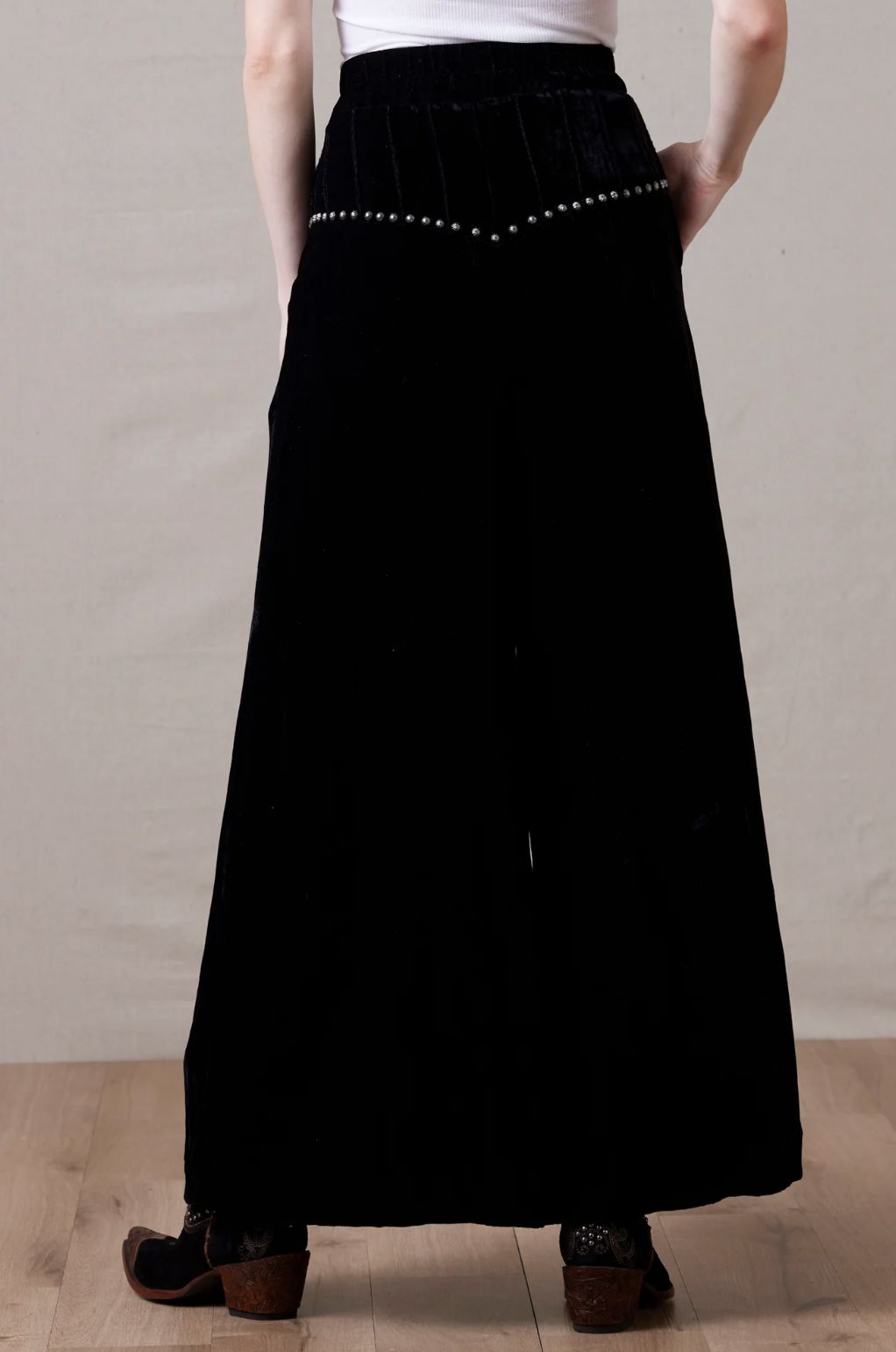 Black Daughter Of The Moon Pant - Double D Ranch - P614B