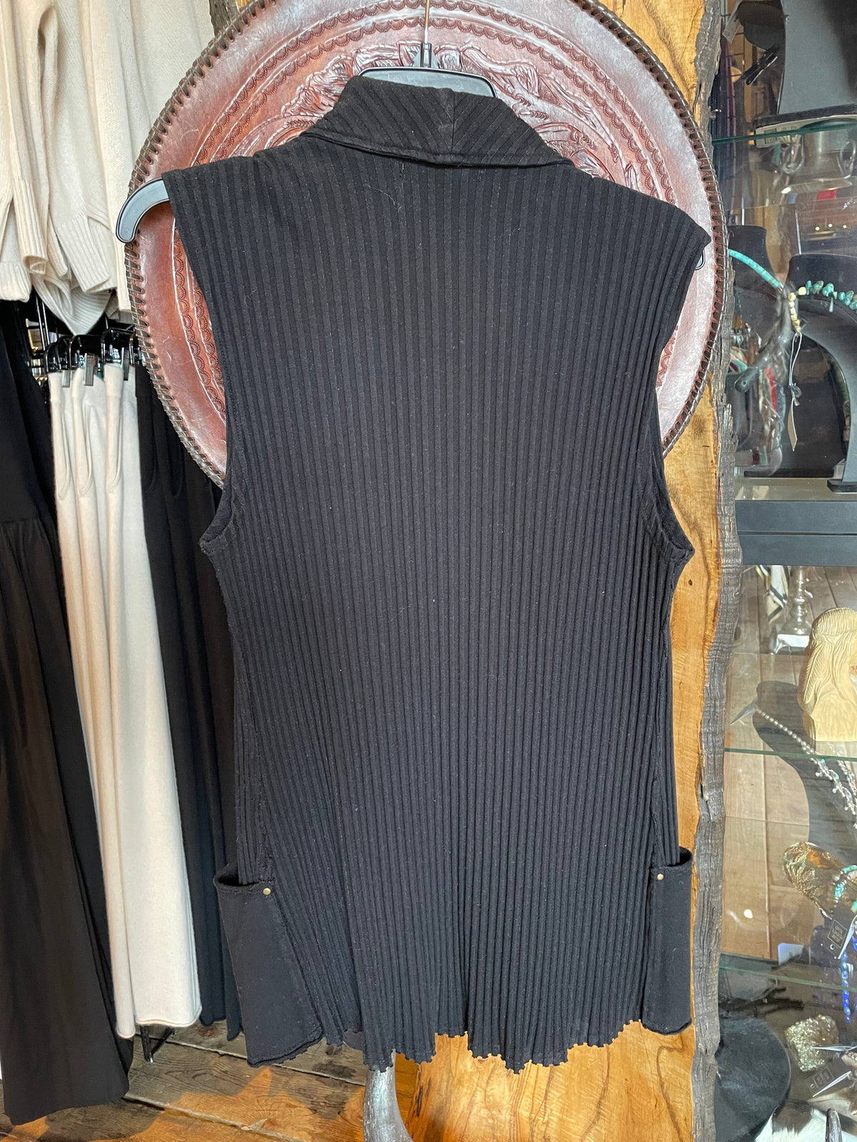 Black Endow Vest - VTT6