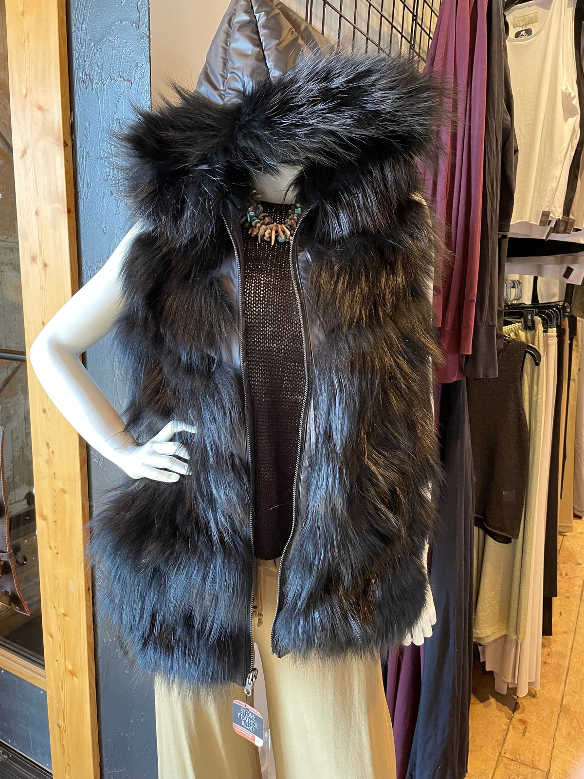 Black Fox/Down Hooded Vest - VTMK1