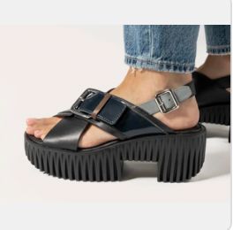 Black Plia Juno Sandal - INPressLA - PJCOS
