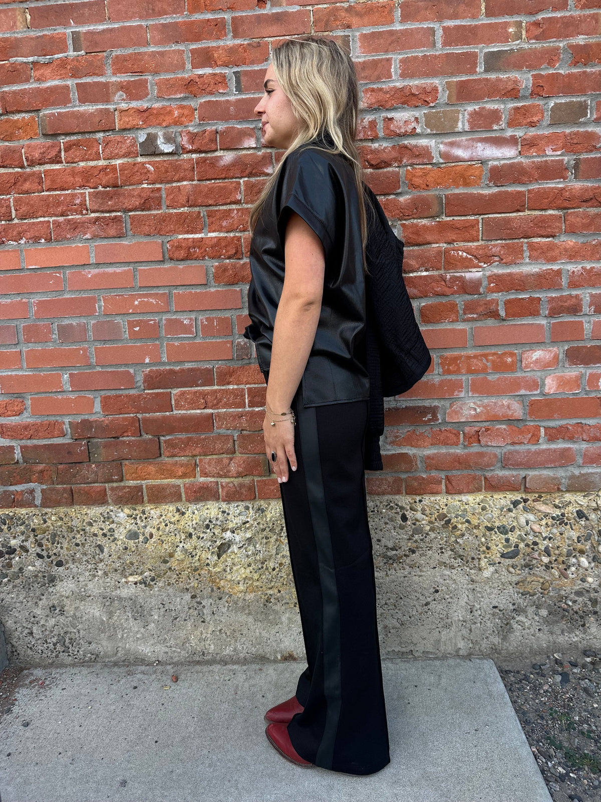 Black Ponte Ruffle Flare Trouser - EM16B