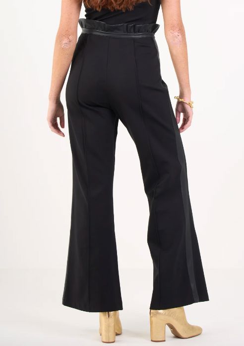 Black Ponte Ruffle Flare Trouser - EM16B