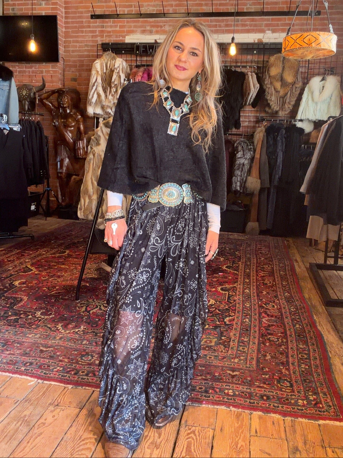 Black Shrug Sweater - OTOBK