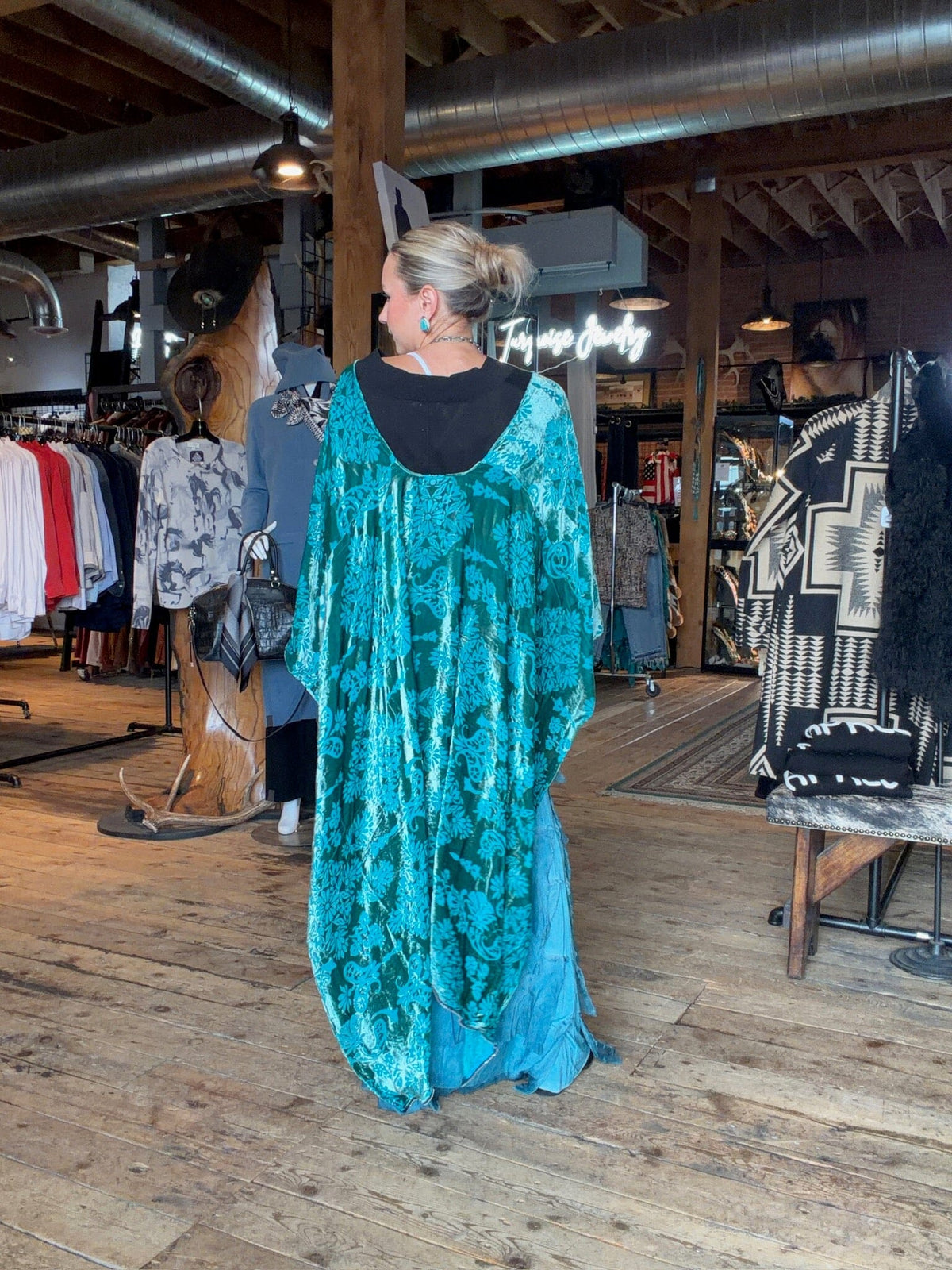 Clyde Teal Velvet Shawl - A91926