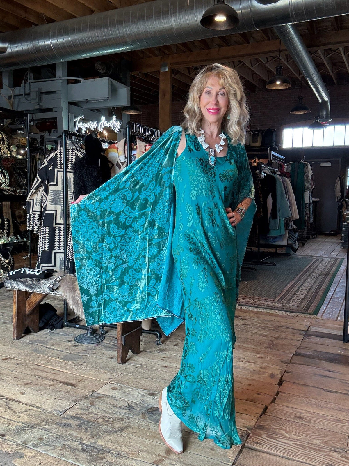 Clyde Teal Velvet Shawl - A91926