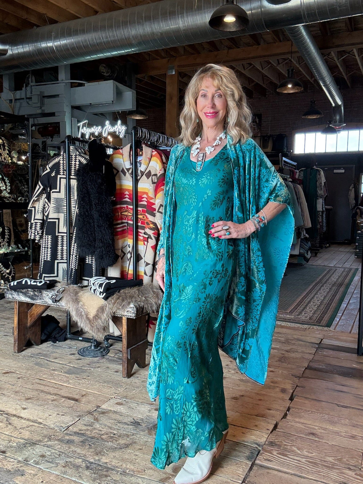 Clyde Teal Velvet Shawl - A91926