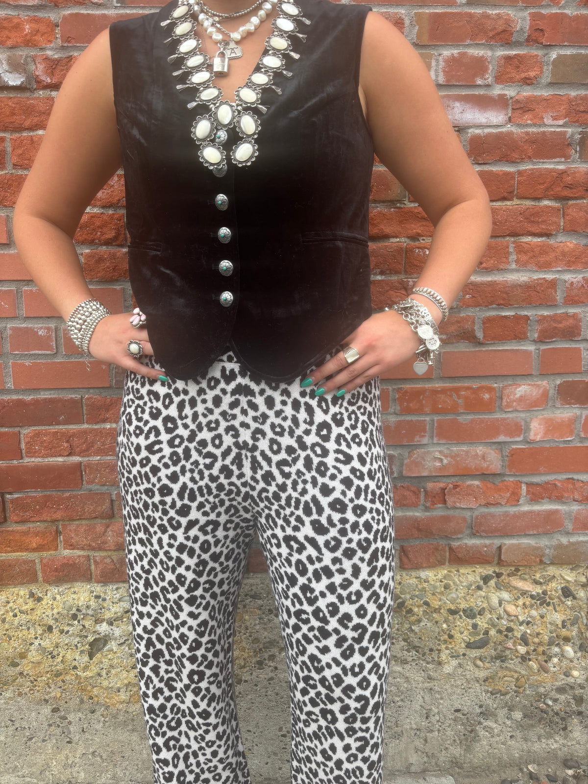 Della Velvet Black Vest - 401610