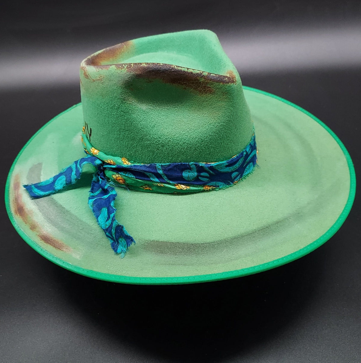 Double Horse Shoe "Lucky" Embellished Green Felt Hat - HIML78 - Size S