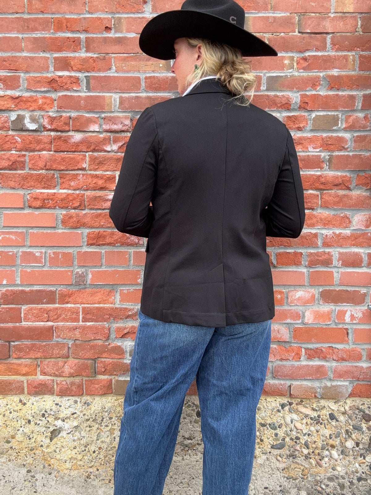 Essential Black Ponte Blazer - LY3579