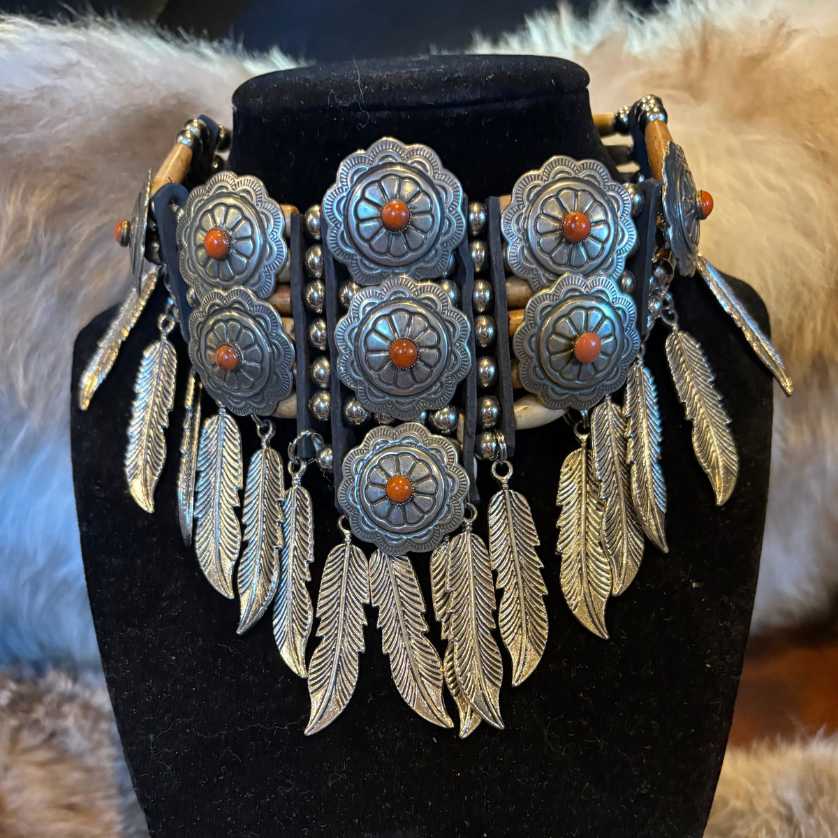 Flyte Choker Carnelian W/Feathers - NCM2NFRT