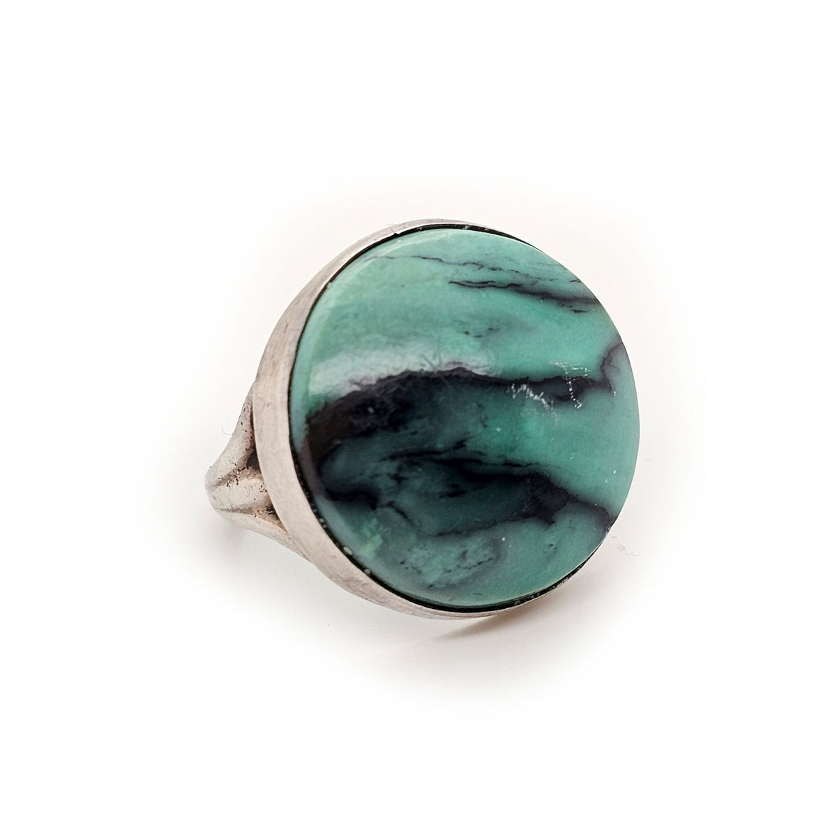 Green and Black Stone Ring - Size 6.5 to 7 - ROA4