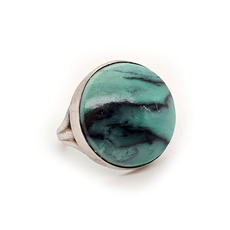 Green and Black Stone Ring - Size 6.5 to 7 - ROA4