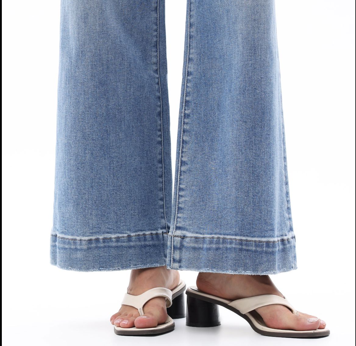 High Rise/Patch Pocket Jeans - BY8235