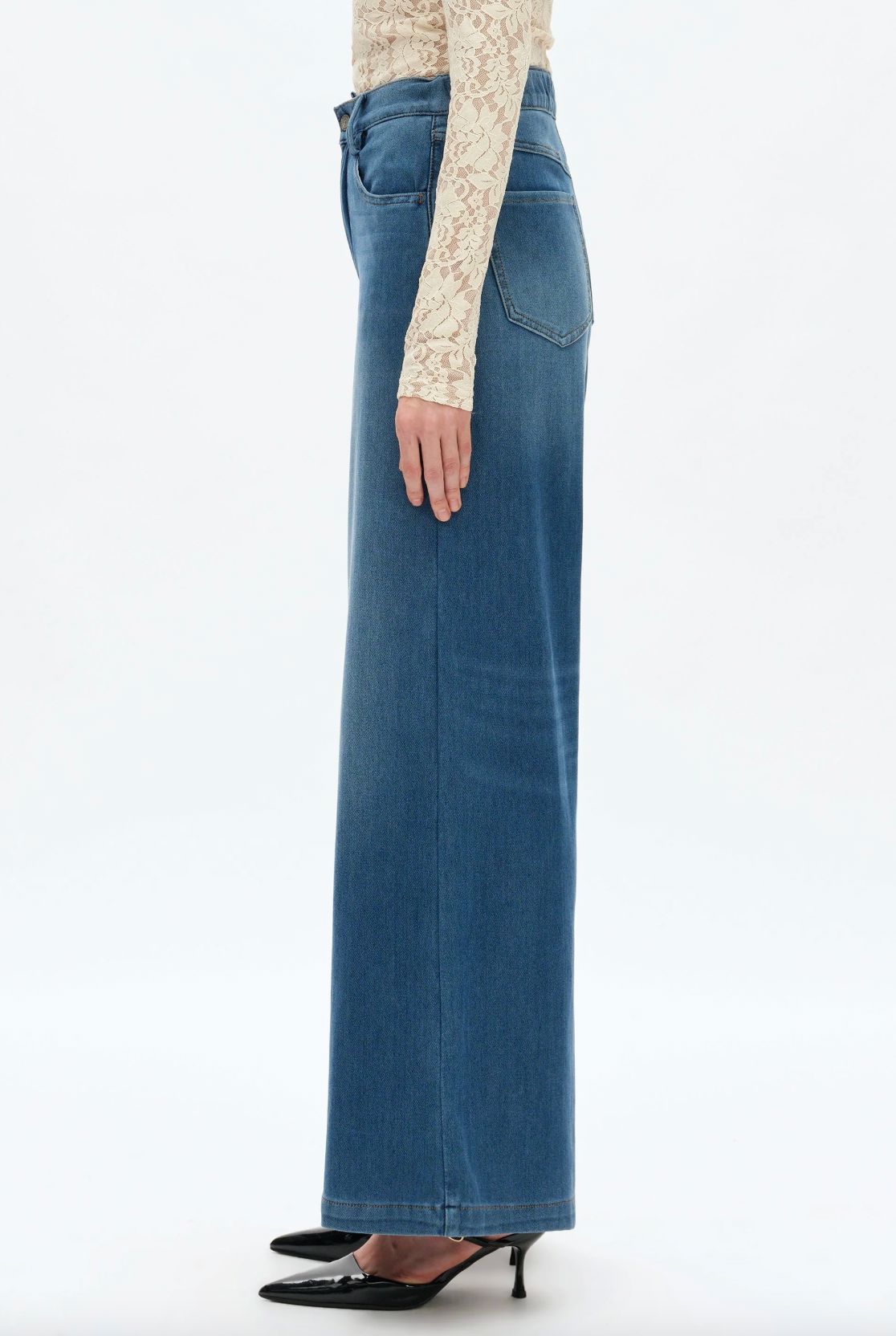 High Rise/Wide Leg Denim Jean - BY8282