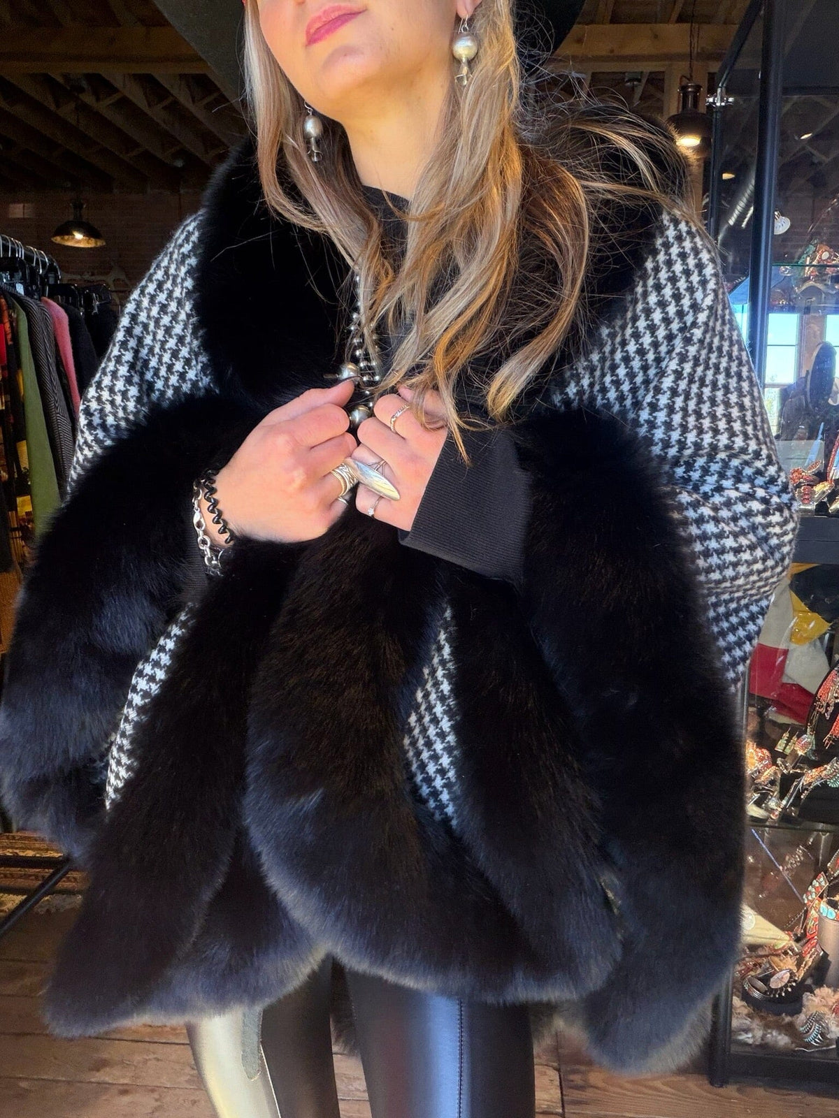 Houndstooth Cashmere/Fox Cape - MKC8HT