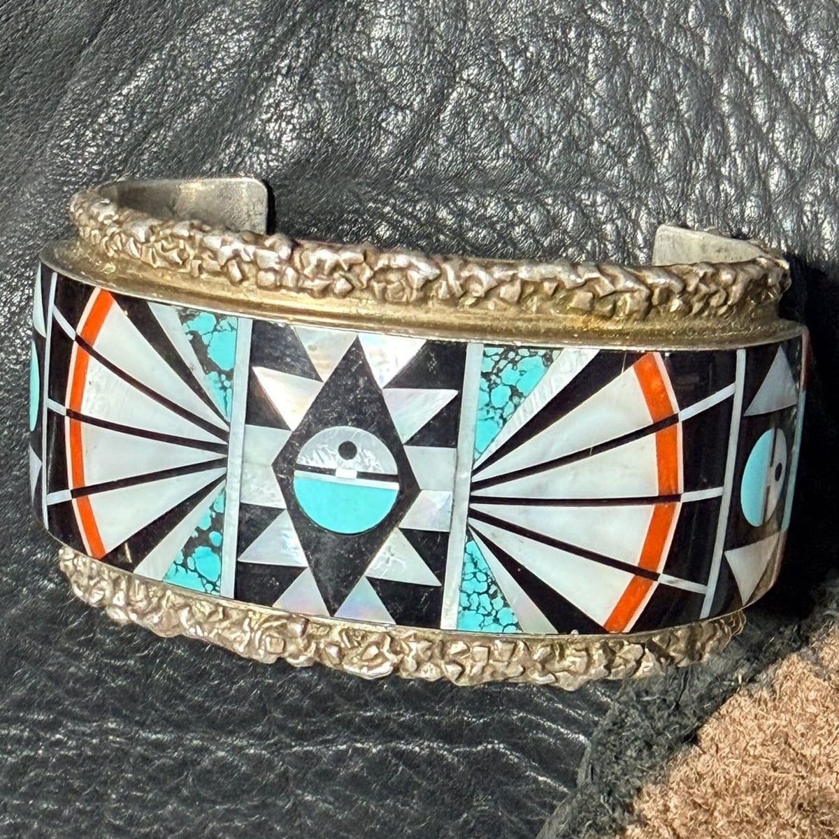 Inlaid Cuff - CONMH63