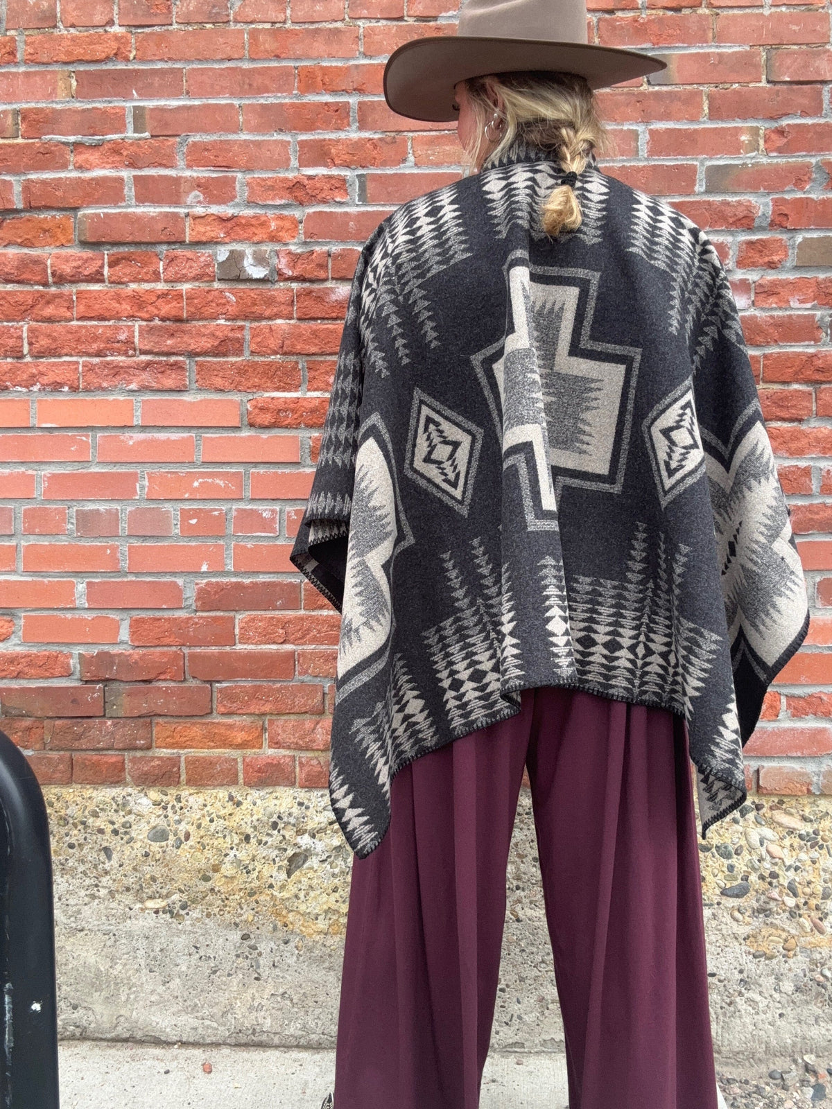 Jacquard Poncho - Harding Black/Tan - Pendleton - TE168