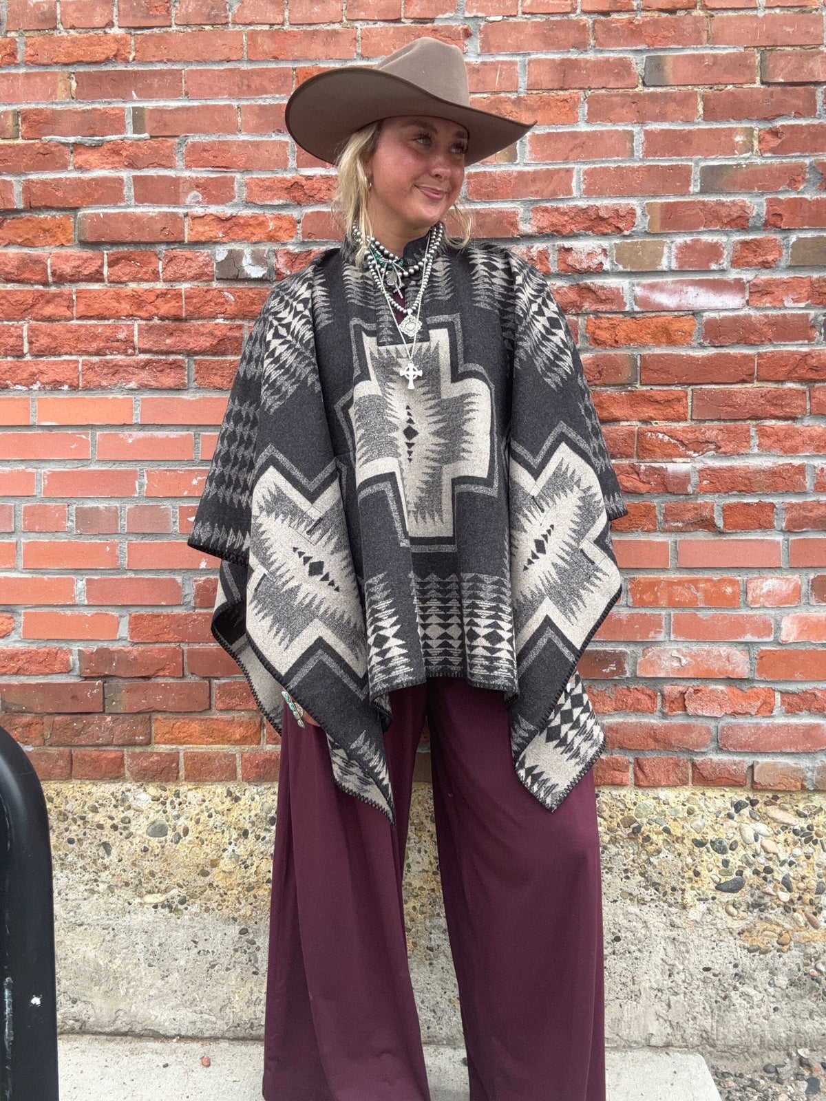 Jacquard Poncho - Harding Black/Tan - Pendleton - TE168