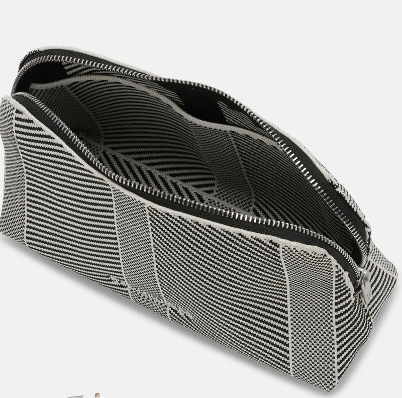 Knitty Accessory/Makeup Bag - 2-121001