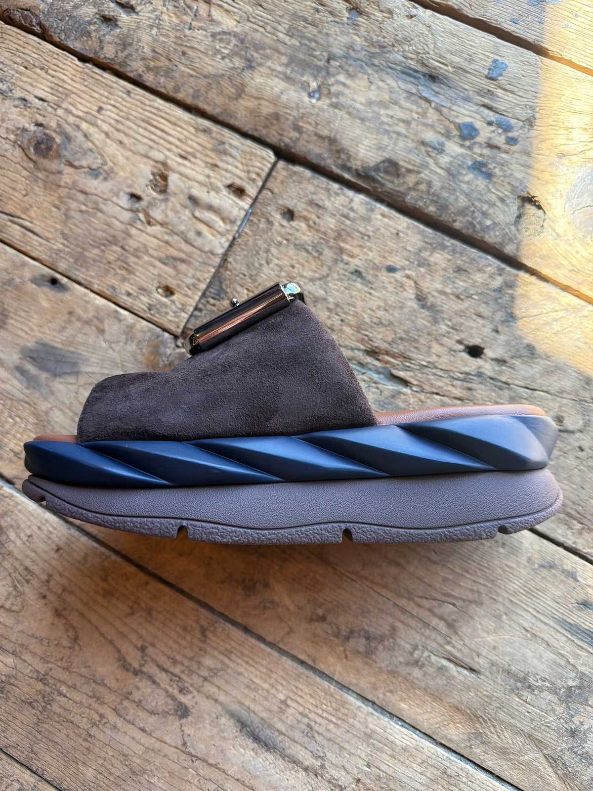 Mellow Glow Brown Sandal - MGCHOC