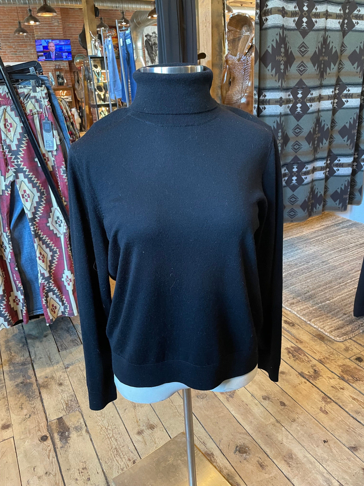 Merino Turtleneck Top - Black - Pendleton - SWPD3