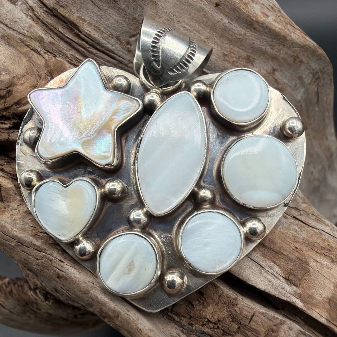 Mother Of Pearl Heart Cluster Pendant - PAZ587