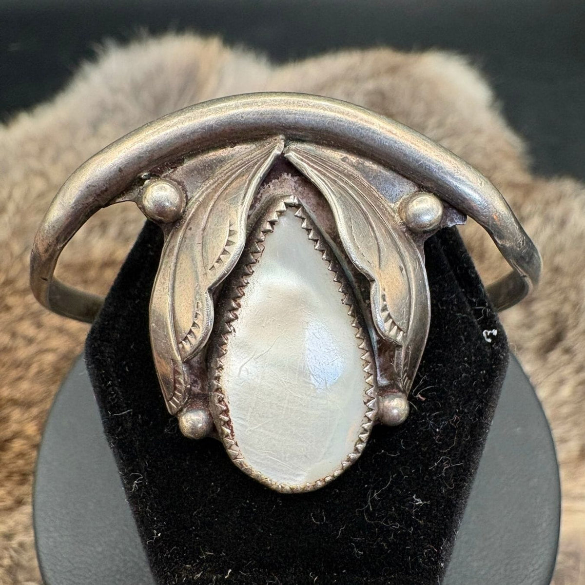 Mother of Pearl Tear Drop Cuff - CMH318