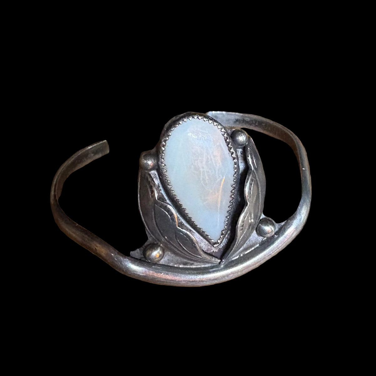 Mother of Pearl Tear Drop Cuff - CMH318