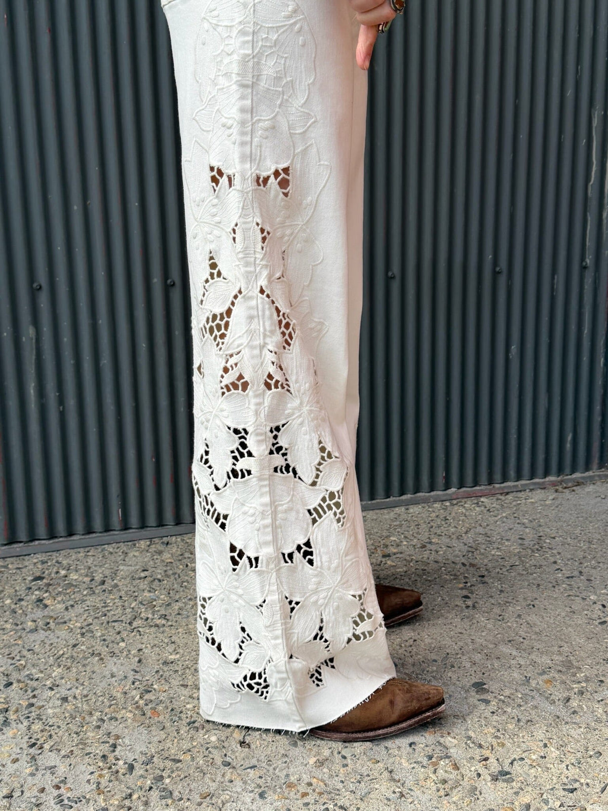 Off White/High Rise/Wide Leg Jeans - BY8253