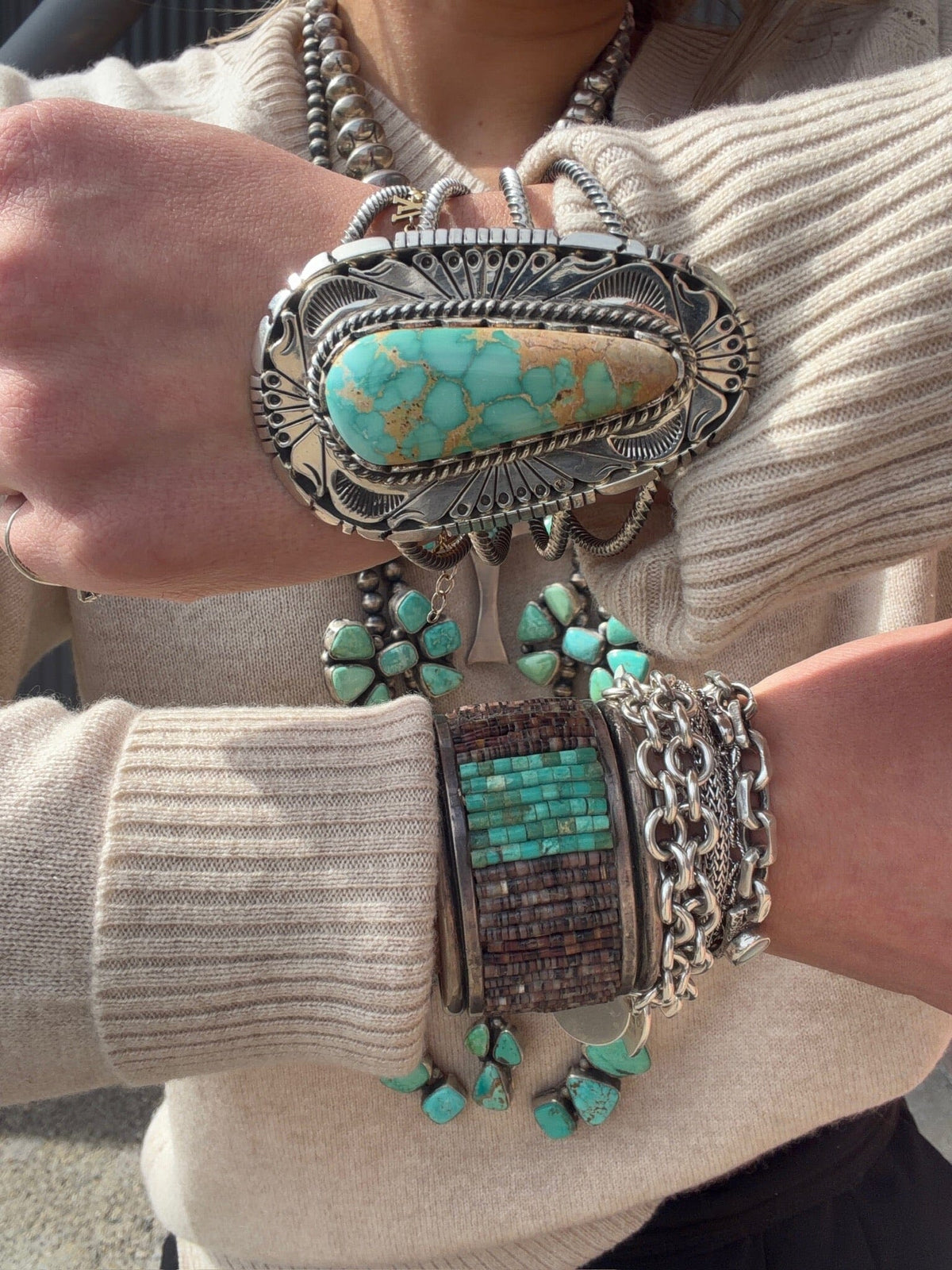 One Stone Turquoise & Sterling Cuff - CAZ60