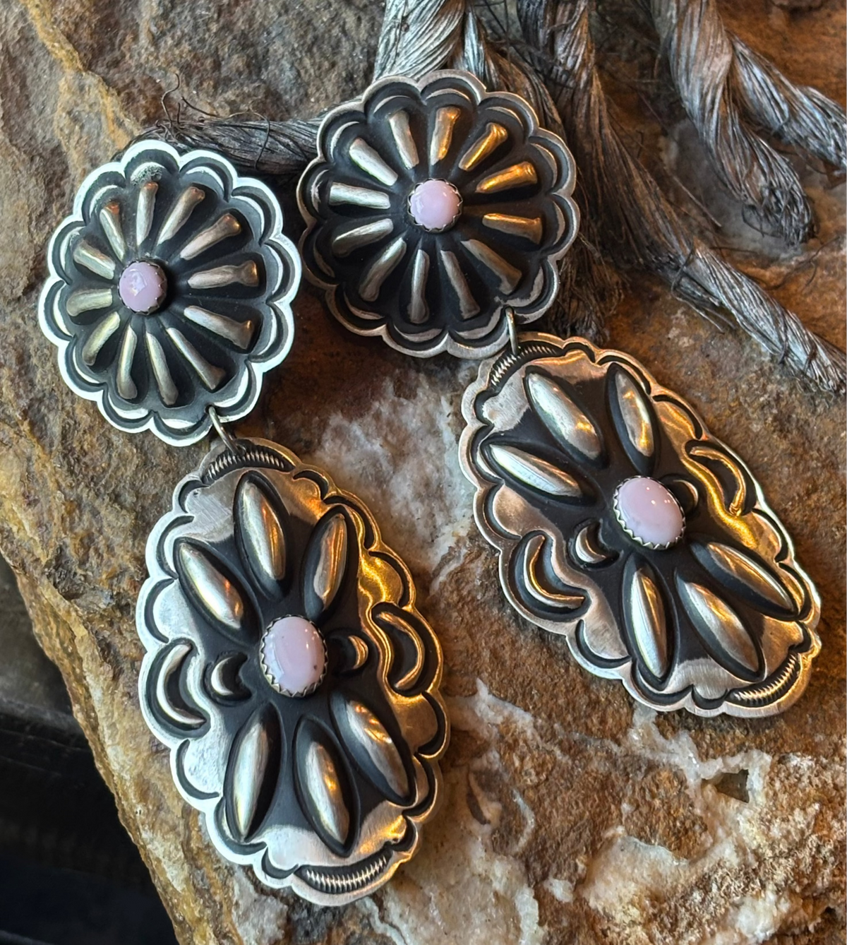 Pink Conch Shell/Sterling Silver Stamped Earring - EAZ159