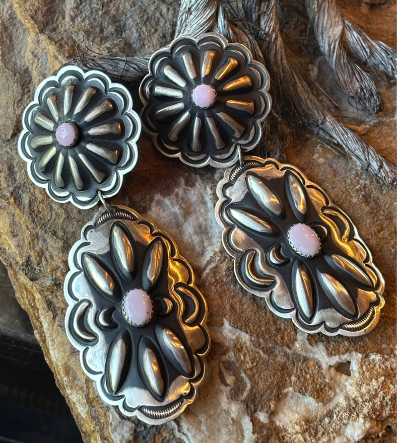 Pink Conch Shell/Sterling Silver Stamped Earring - EAZ159