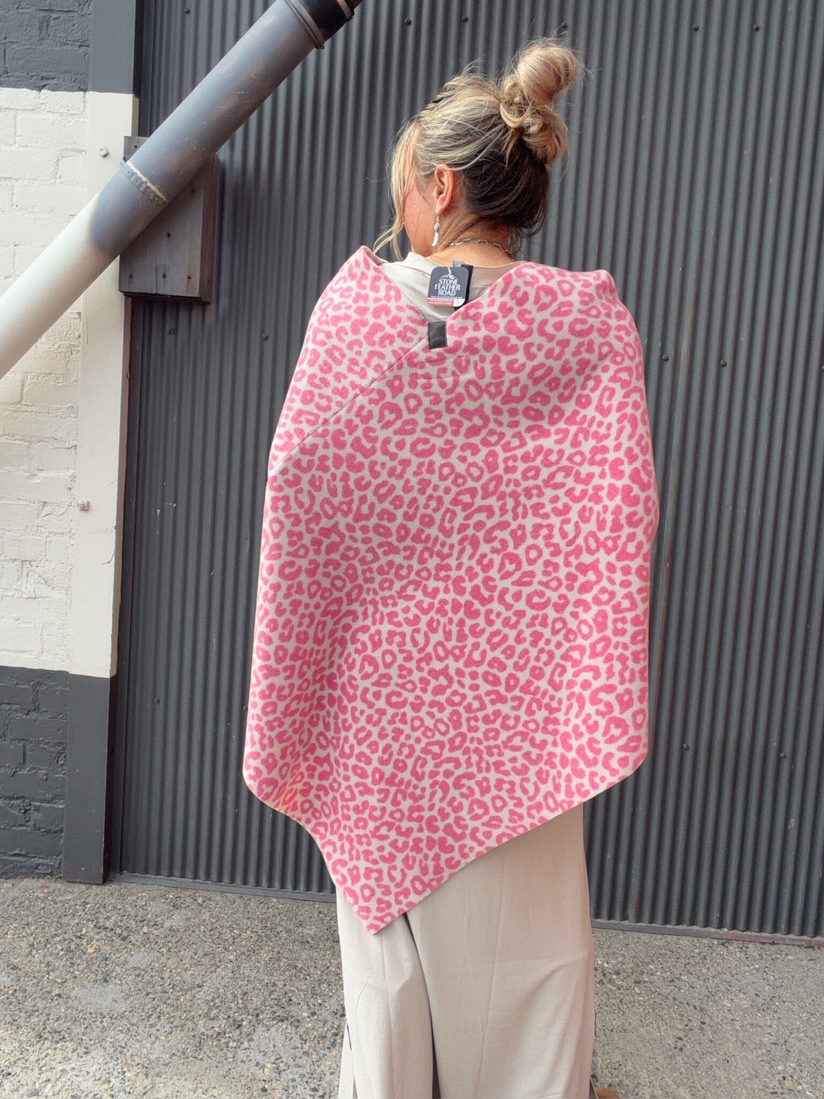 Pink Leo Fleece Poncho - Henriette Steffensen - 4026PL