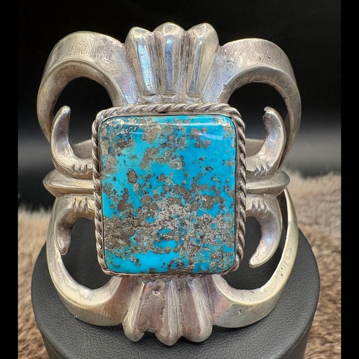 Sand Cast Old w/ Turquoise Stone - CMH324