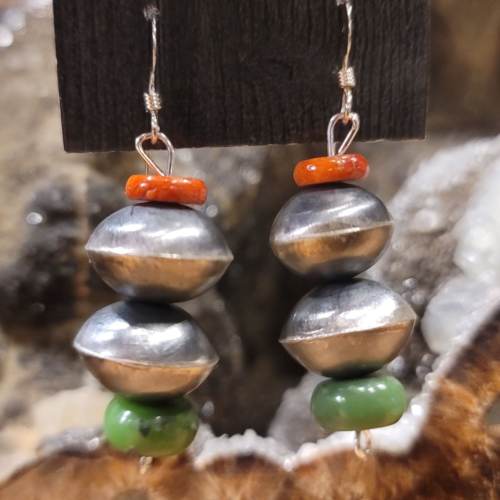 Saucer Navajo Pearl With Stone Earrings - EAZ142-RG