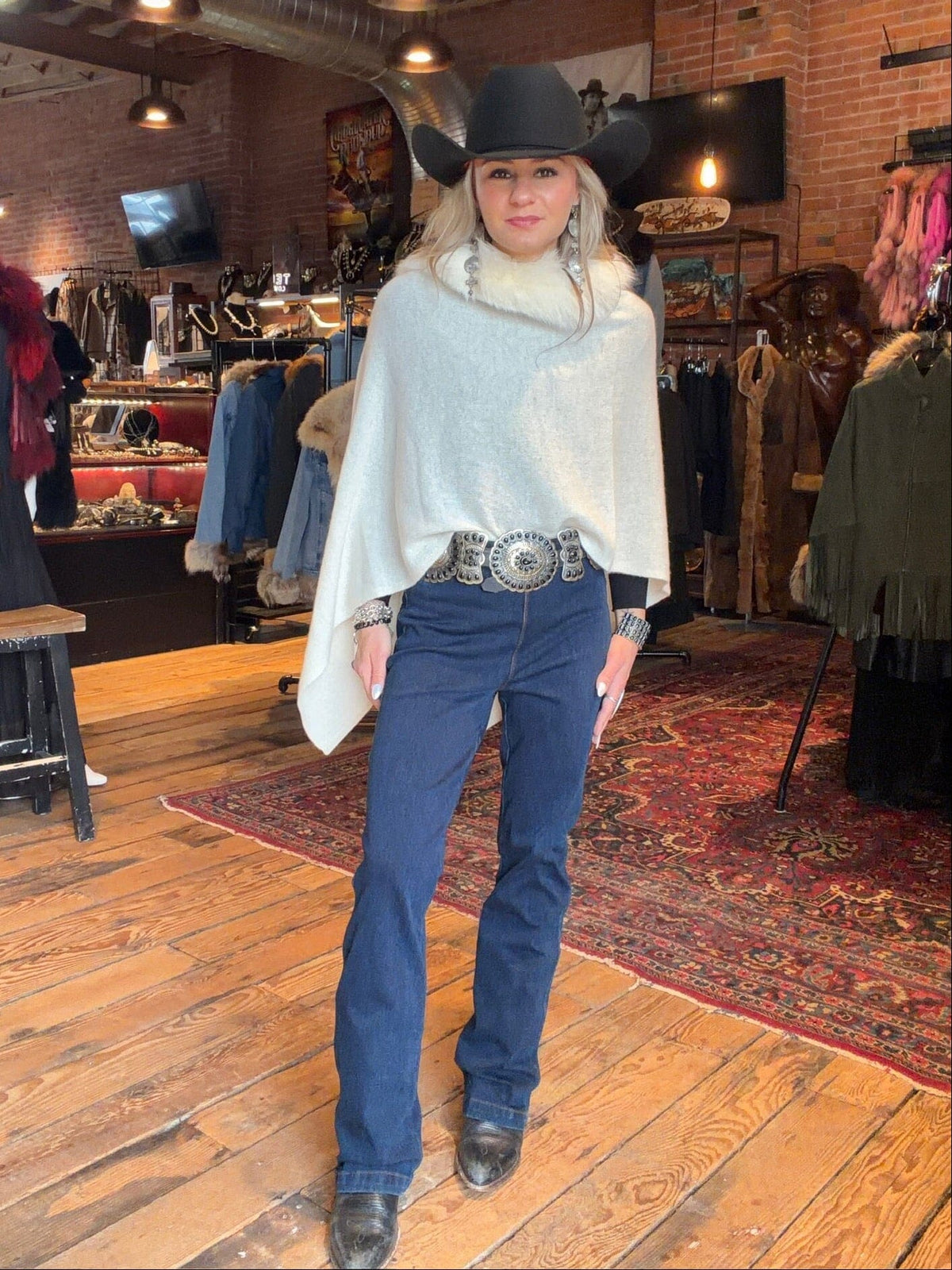 Snow Cashmere/Fox Trimmed Poncho - LXF8388SN