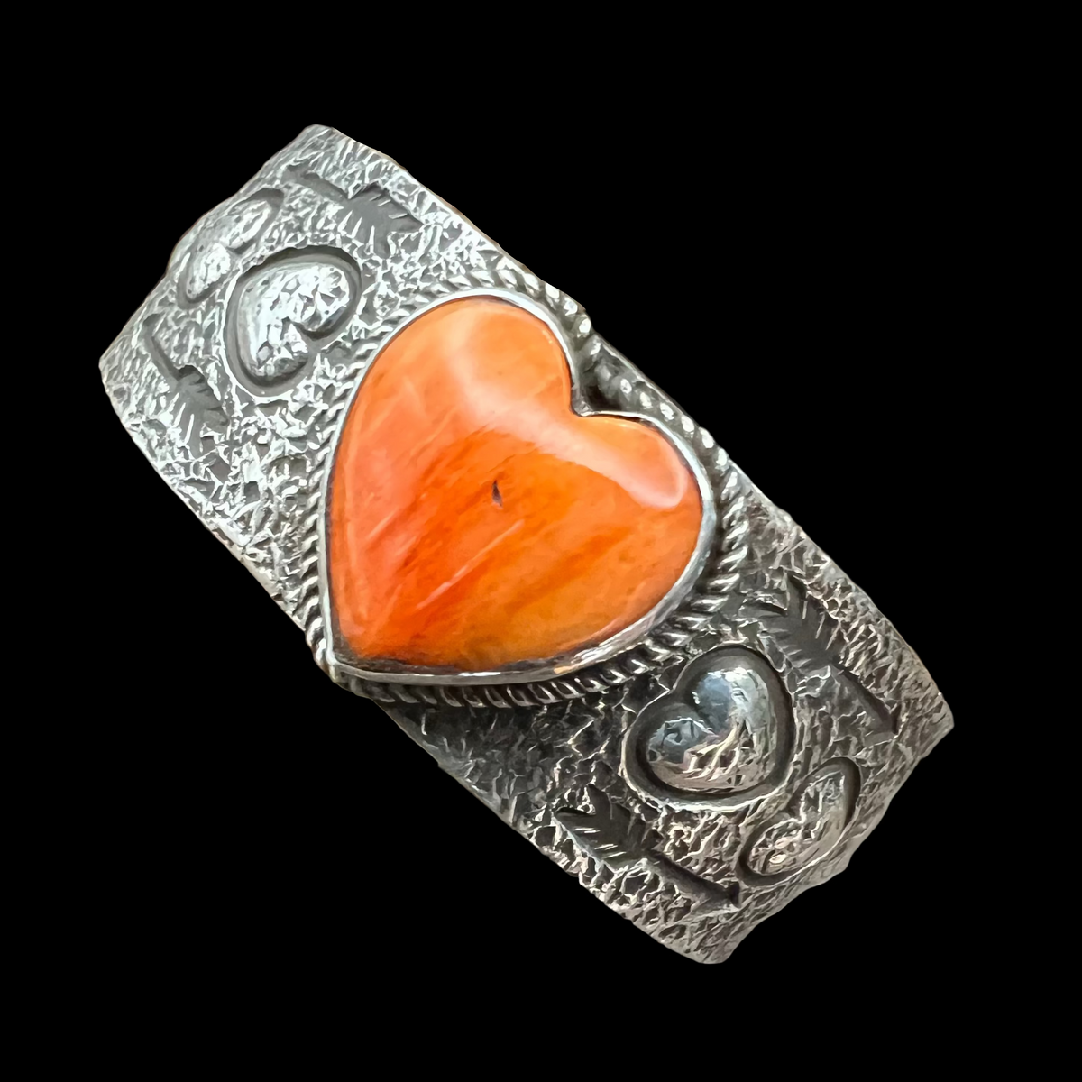 Spiny Oyster Heart/Sterling Silver Cuff - CSW34
