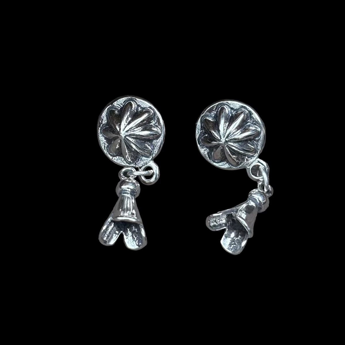Sterling Silver Post Petal Earring - ESW158