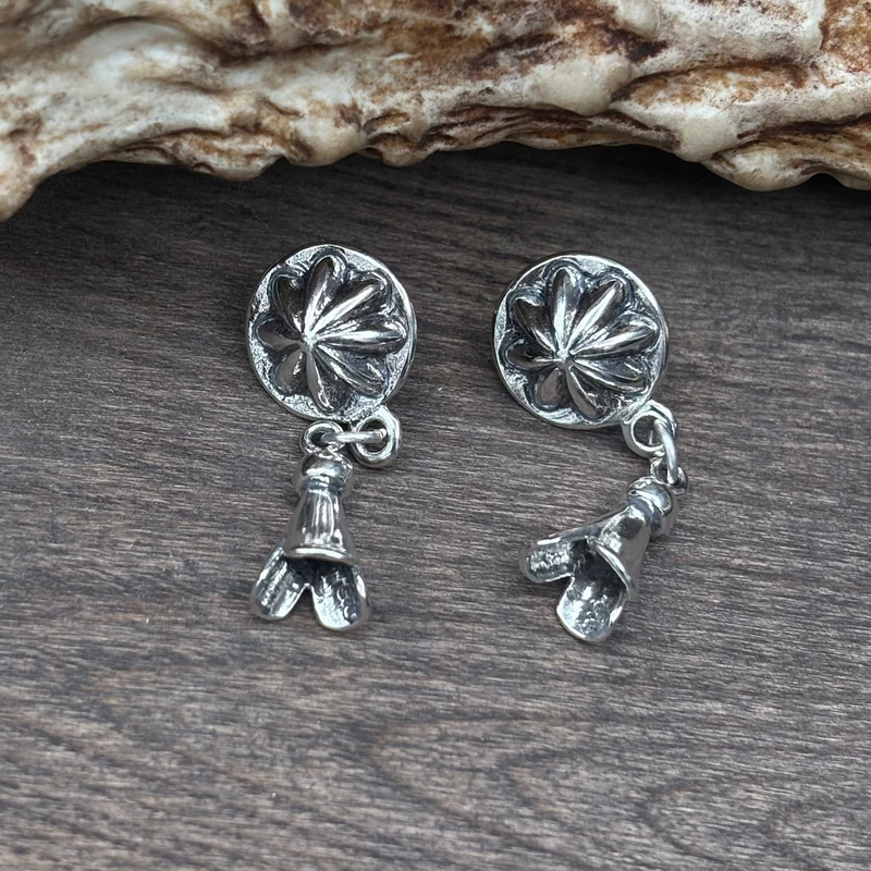 Sterling Silver Post Petal Earring - ESW158